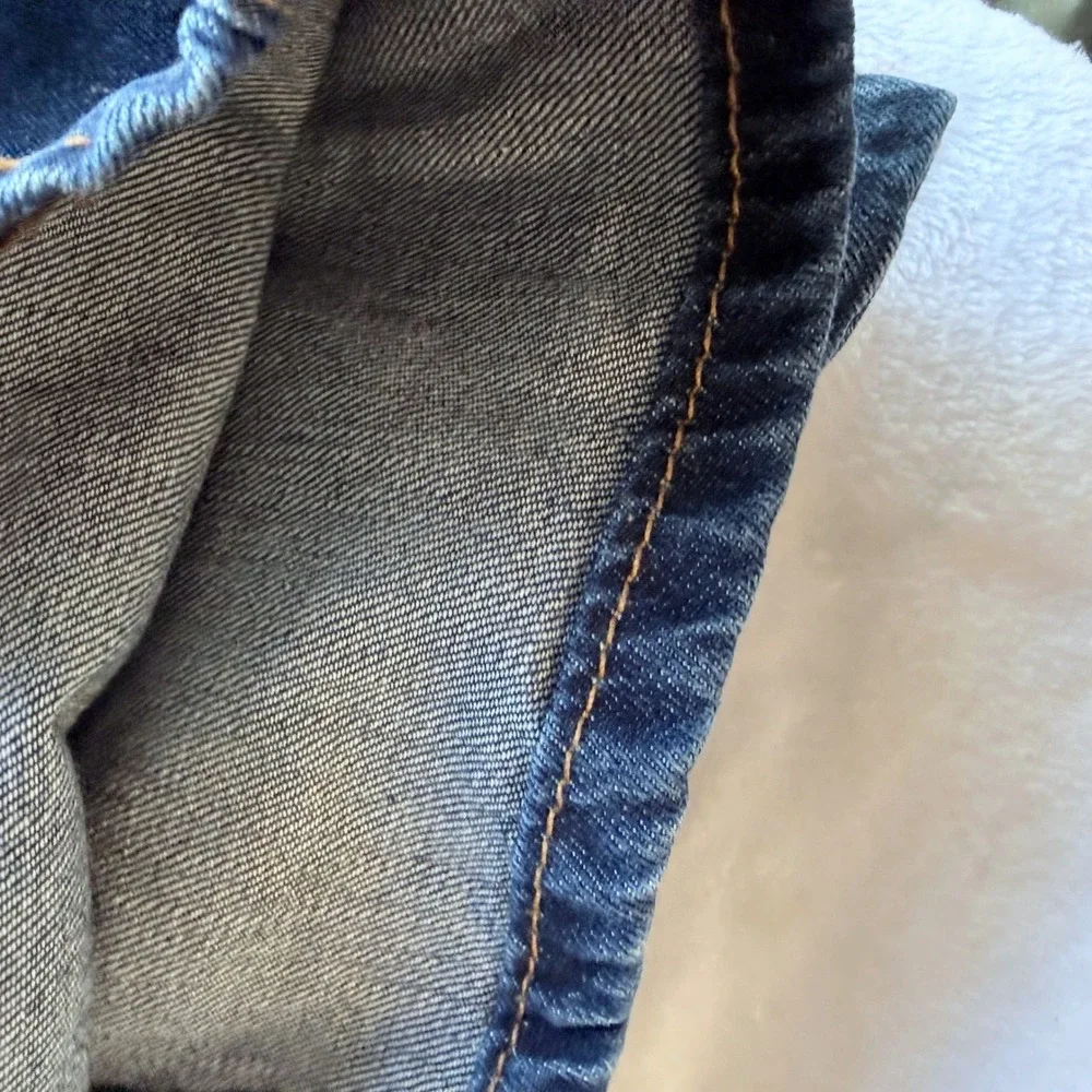Levis excellent levi